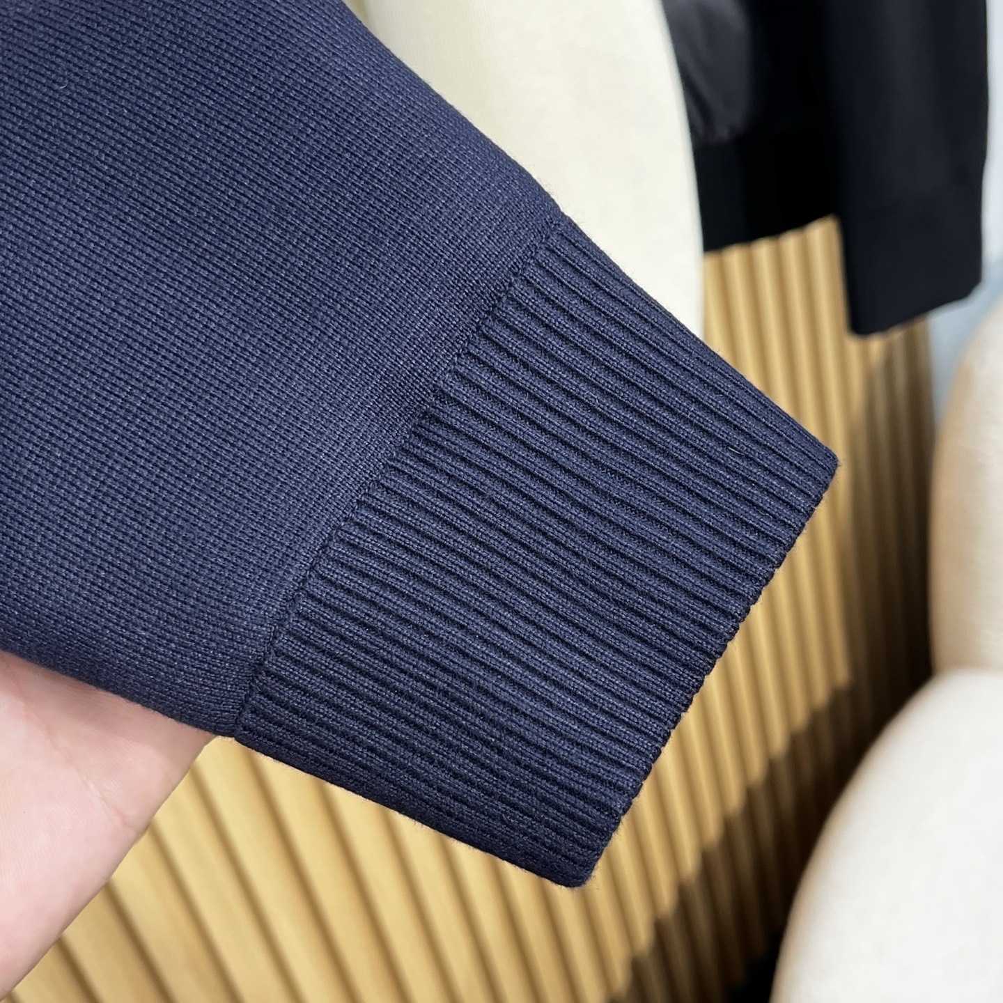 羽绒服 Moncler/蒙口 26新品90白鸭绒针织拼接连帽外套羽绒服三个颜色：提供白色、藏蓝色、黑色三