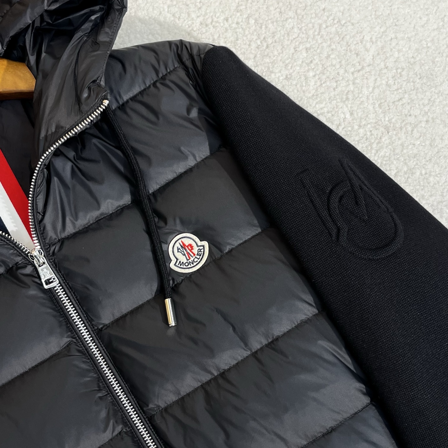 羽绒服 黑色细节