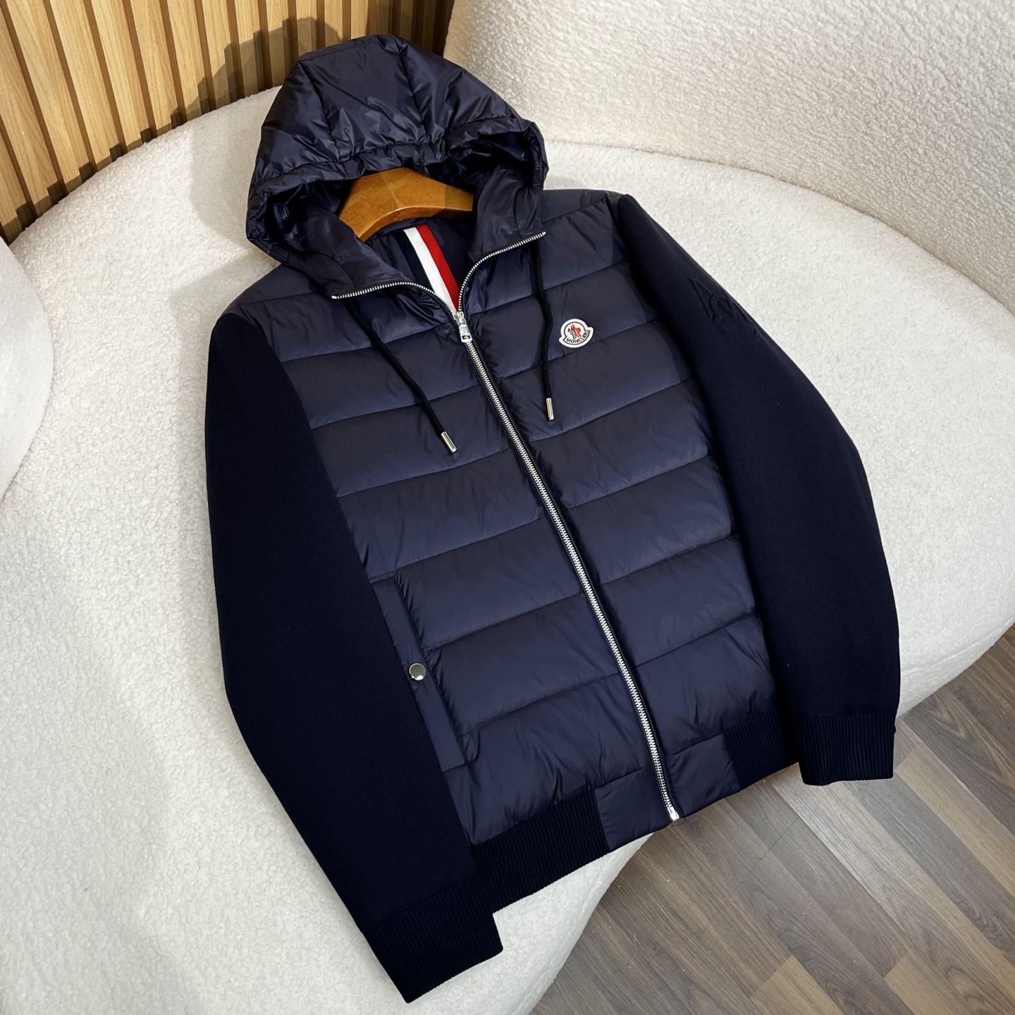 羽绒服 蓝色细节