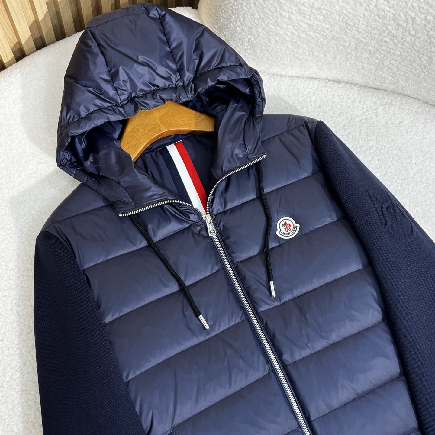 羽绒服 蓝色细节