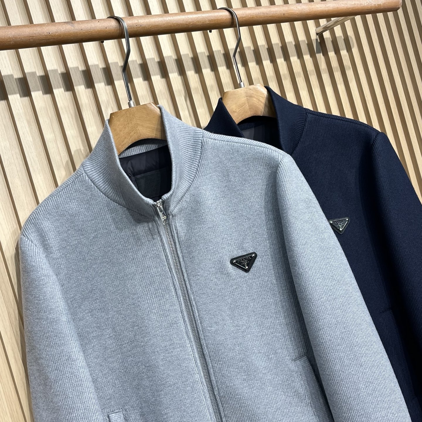 羽绒服 普拉达 25秋冬男士时尚针织羽绒服 轻奢时尚休闲风格，轻盈保暖柔软！低调系列时尚百搭，就是有型！