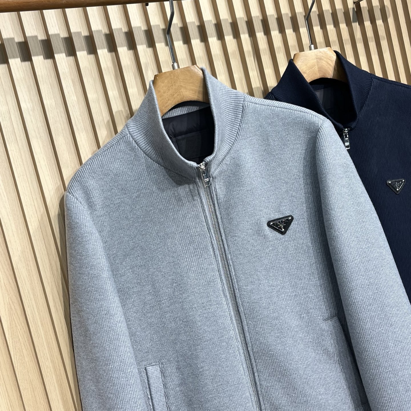 羽绒服 普拉达 25秋冬男士时尚针织羽绒服 轻奢时尚休闲风格，轻盈保暖柔软！低调系列时尚百搭，就是有型！