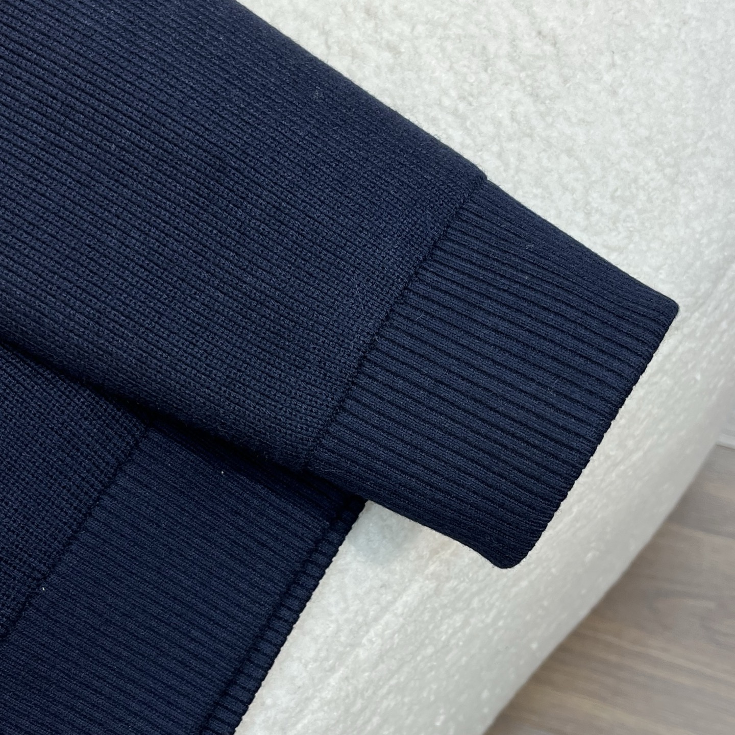 羽绒服 藏青色细节