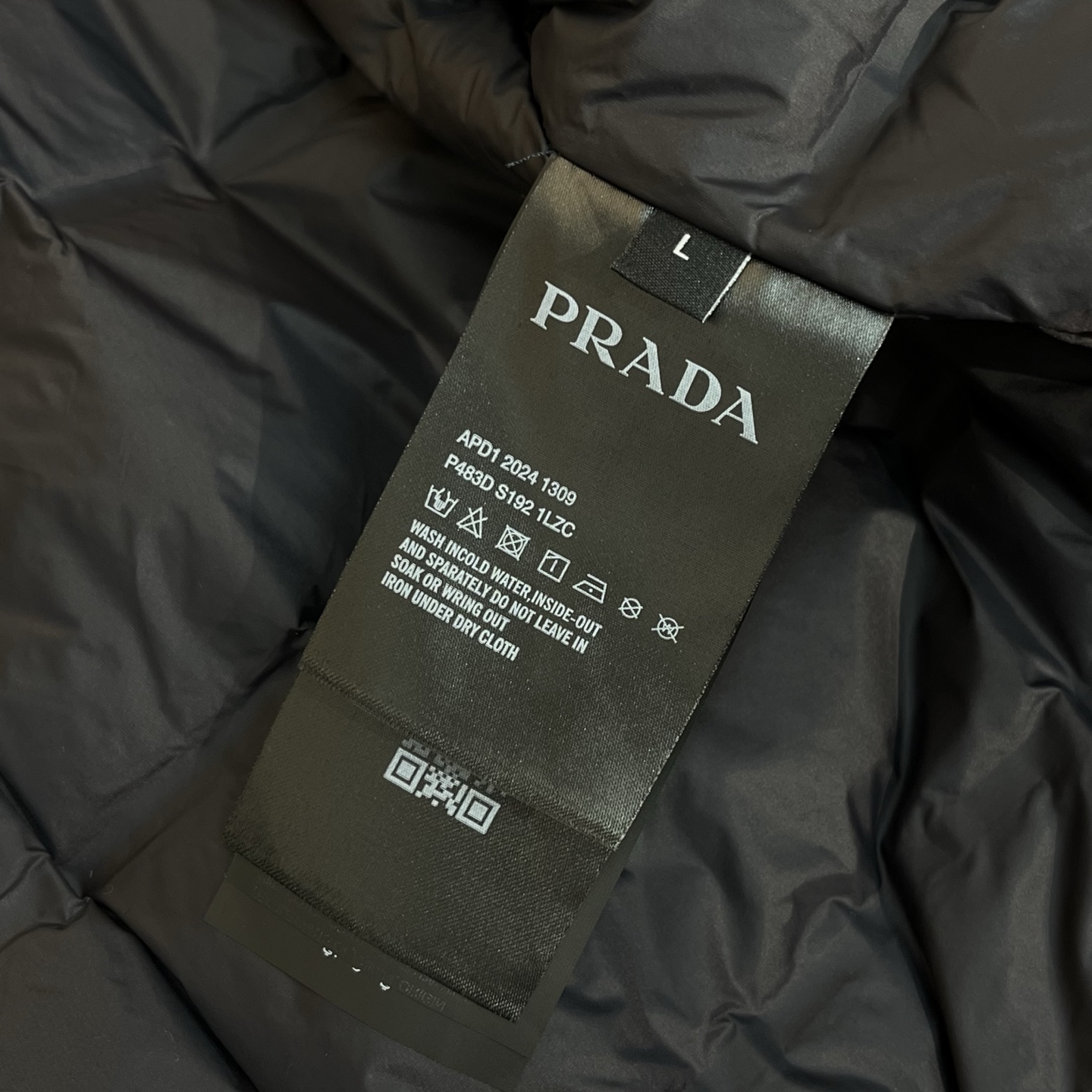 羽绒服 藏青色细节