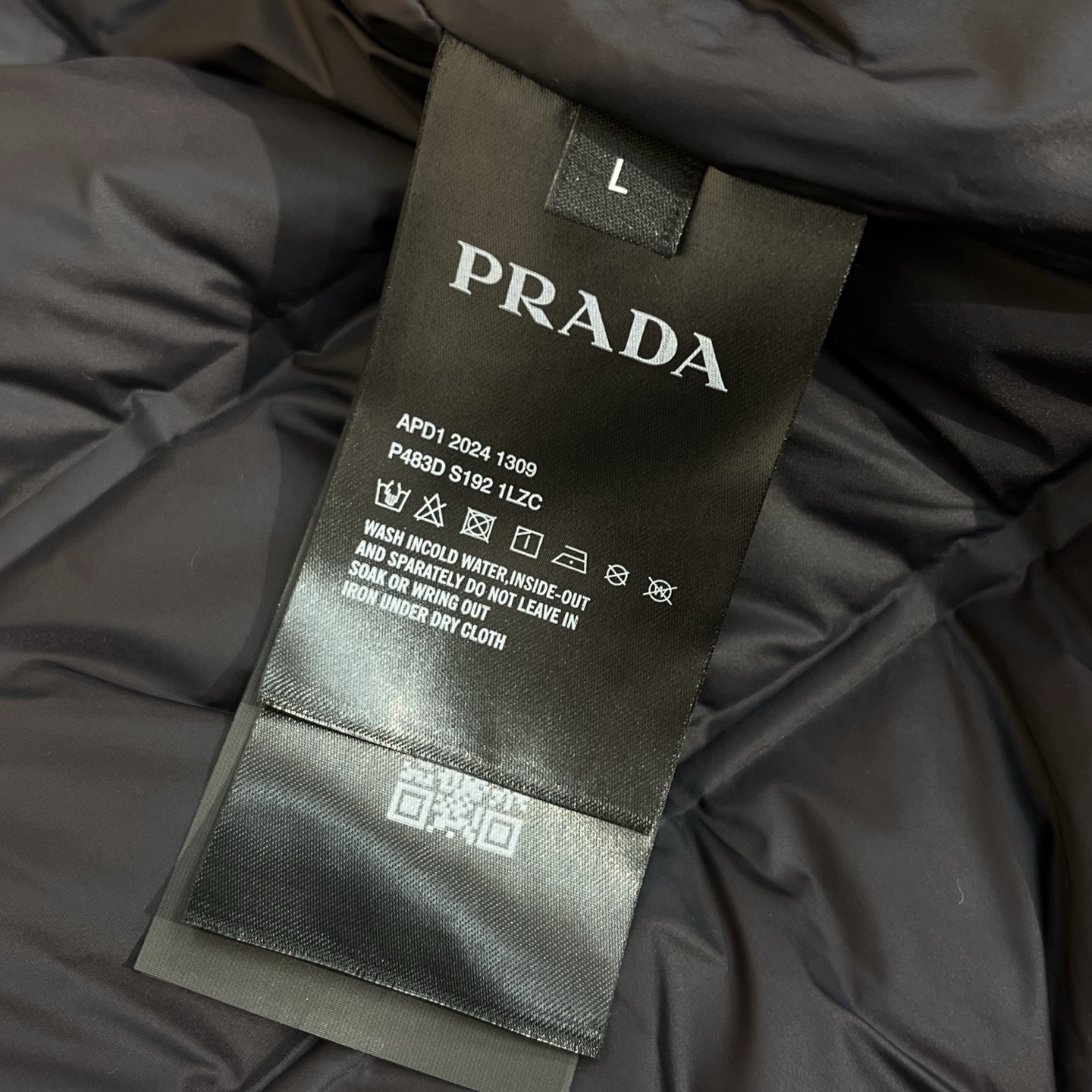 羽绒服 灰色细节