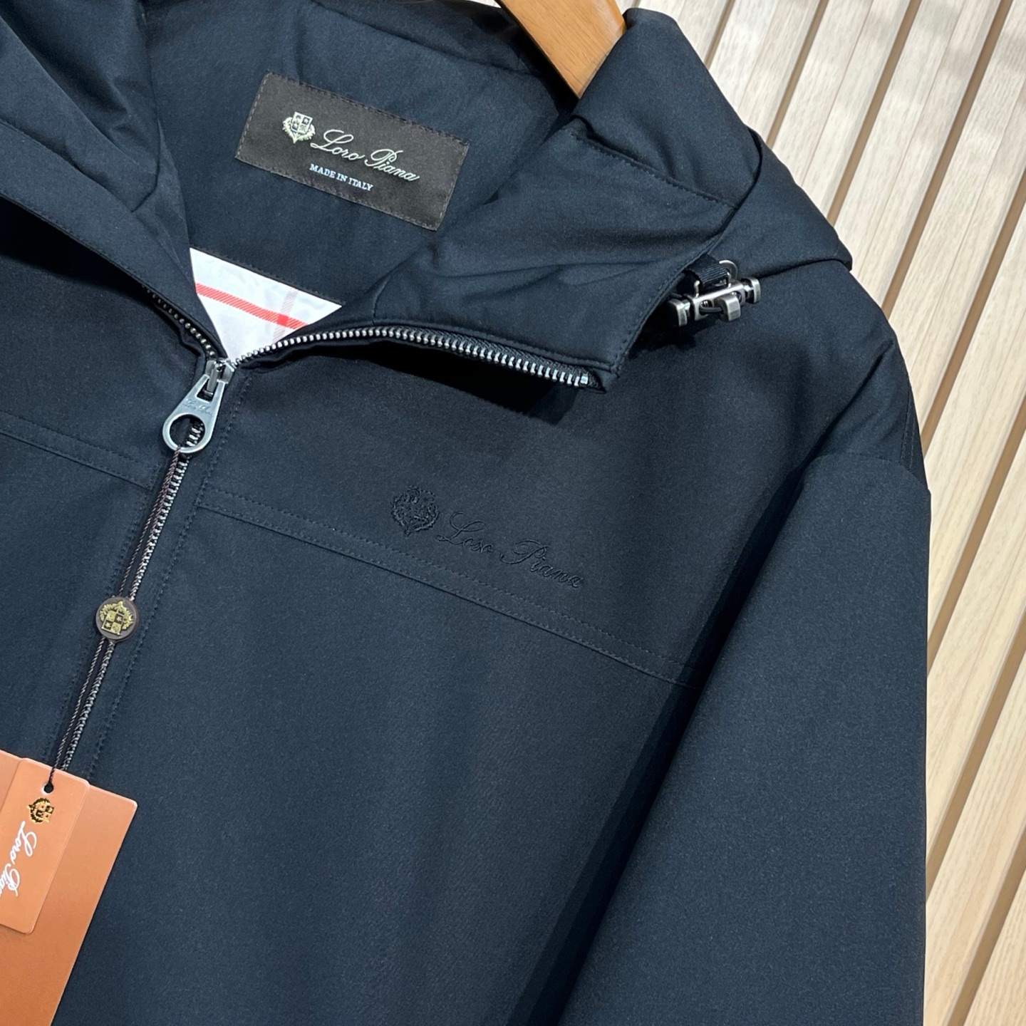 羽绒服 秋冬出品新款！lP🆕老钱风经典时尚男士连帽羽绒服，时髦奢华，今年最新流行的款式，方便轻盈保暖柔软