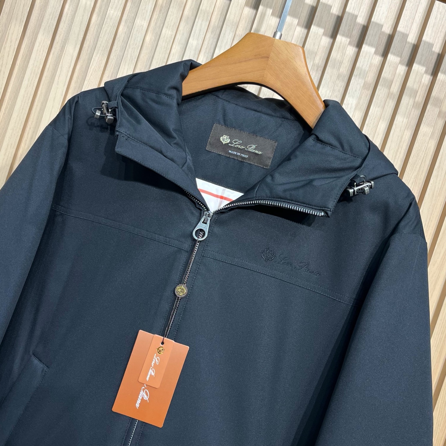 羽绒服 秋冬出品新款！lP🆕老钱风经典时尚男士连帽羽绒服，时髦奢华，今年最新流行的款式，方便轻盈保暖柔软