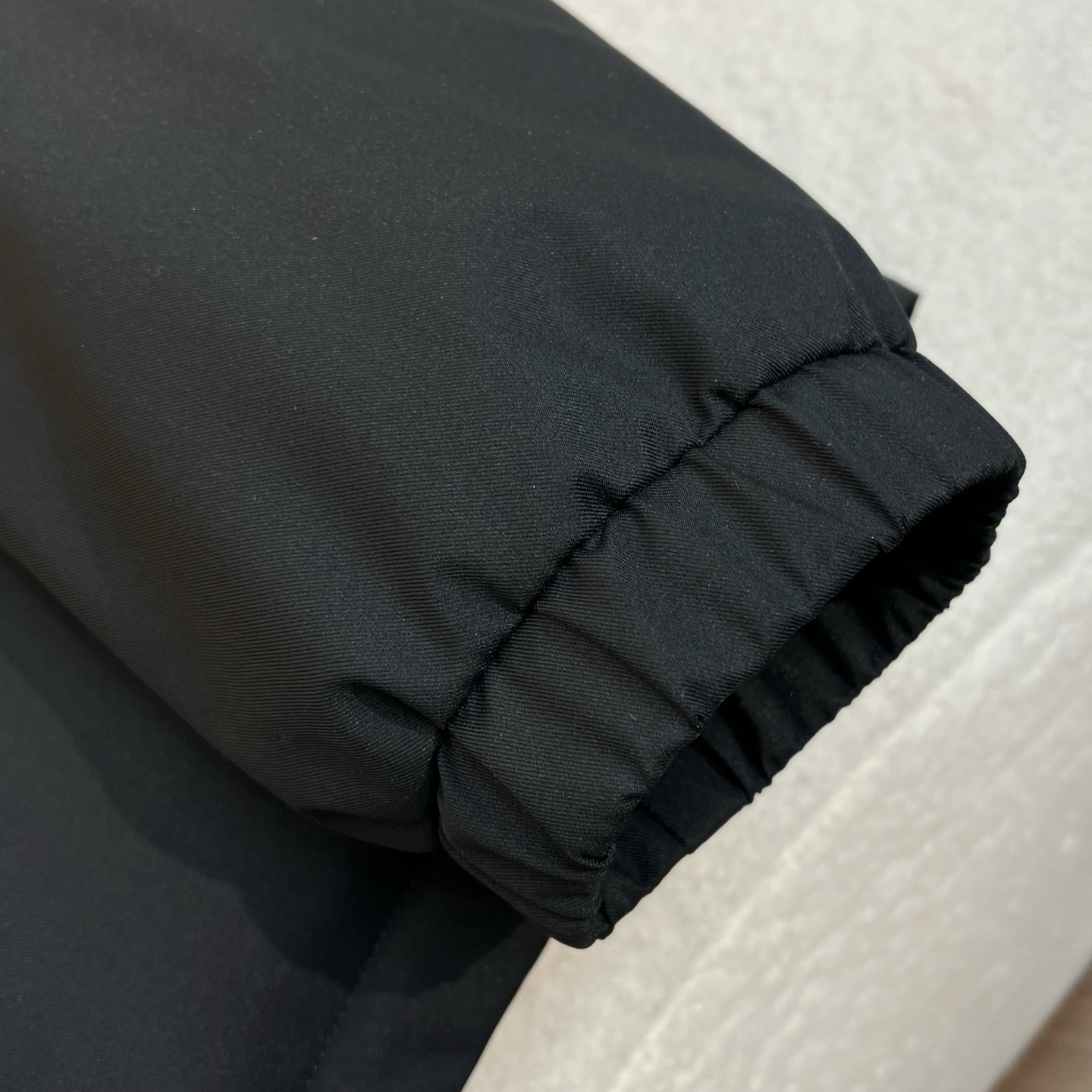 羽绒服 黑色细节