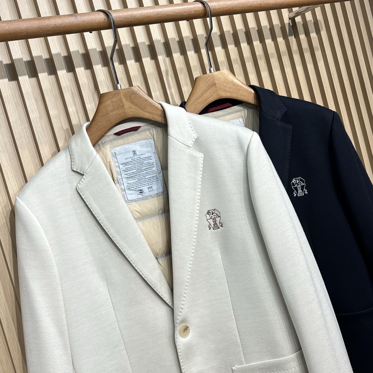 羽绒服 BC25FW秋冬新款进口羊毛混纺翻领羽绒服西服，男士刺绣标徽章商务休闲西装羽绒服外套！贸易公司渠