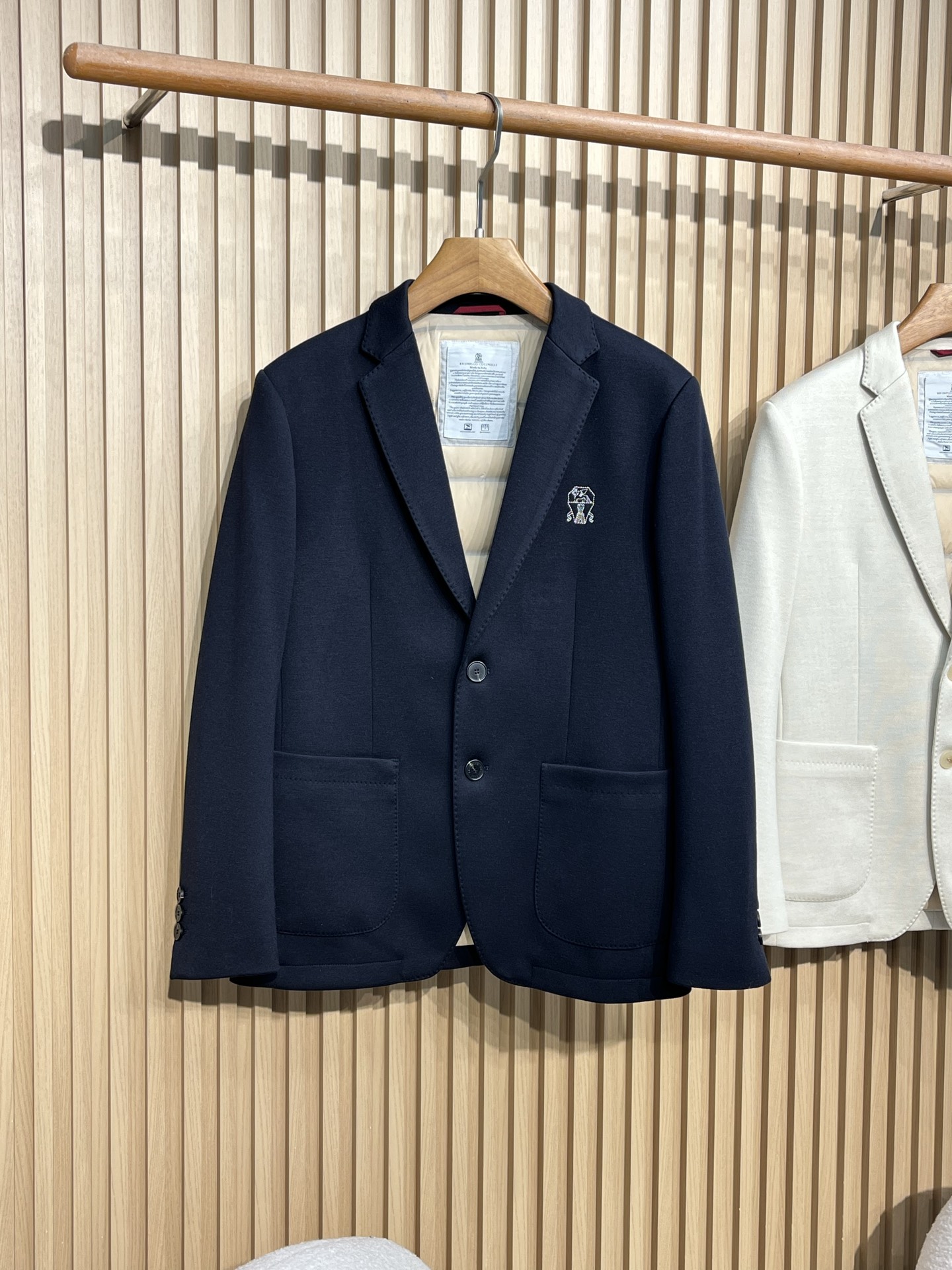 羽绒服 BC25FW秋冬新款进口羊毛混纺翻领羽绒服西服，男士刺绣标徽章商务休闲西装羽绒服外套！贸易公司渠