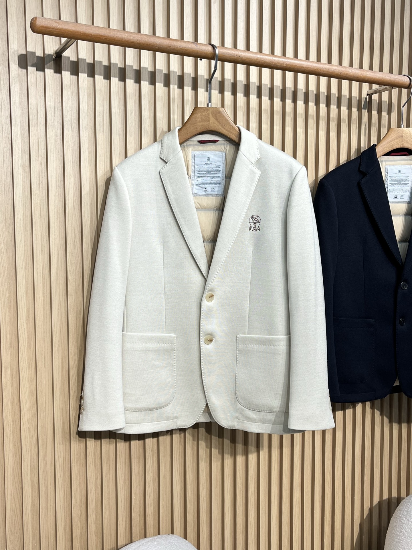 羽绒服 BC25FW秋冬新款进口羊毛混纺翻领羽绒服西服，男士刺绣标徽章商务休闲西装羽绒服外套！贸易公司渠