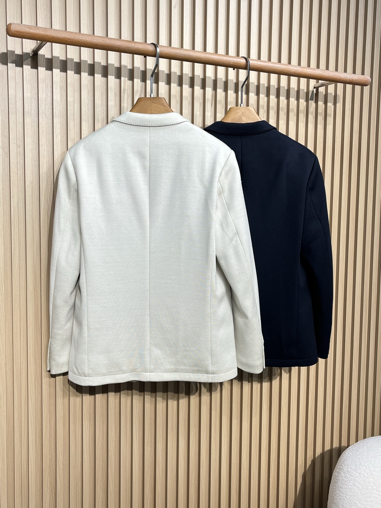 羽绒服 BC25FW秋冬新款进口羊毛混纺翻领羽绒服西服，男士刺绣标徽章商务休闲西装羽绒服外套！贸易公司渠