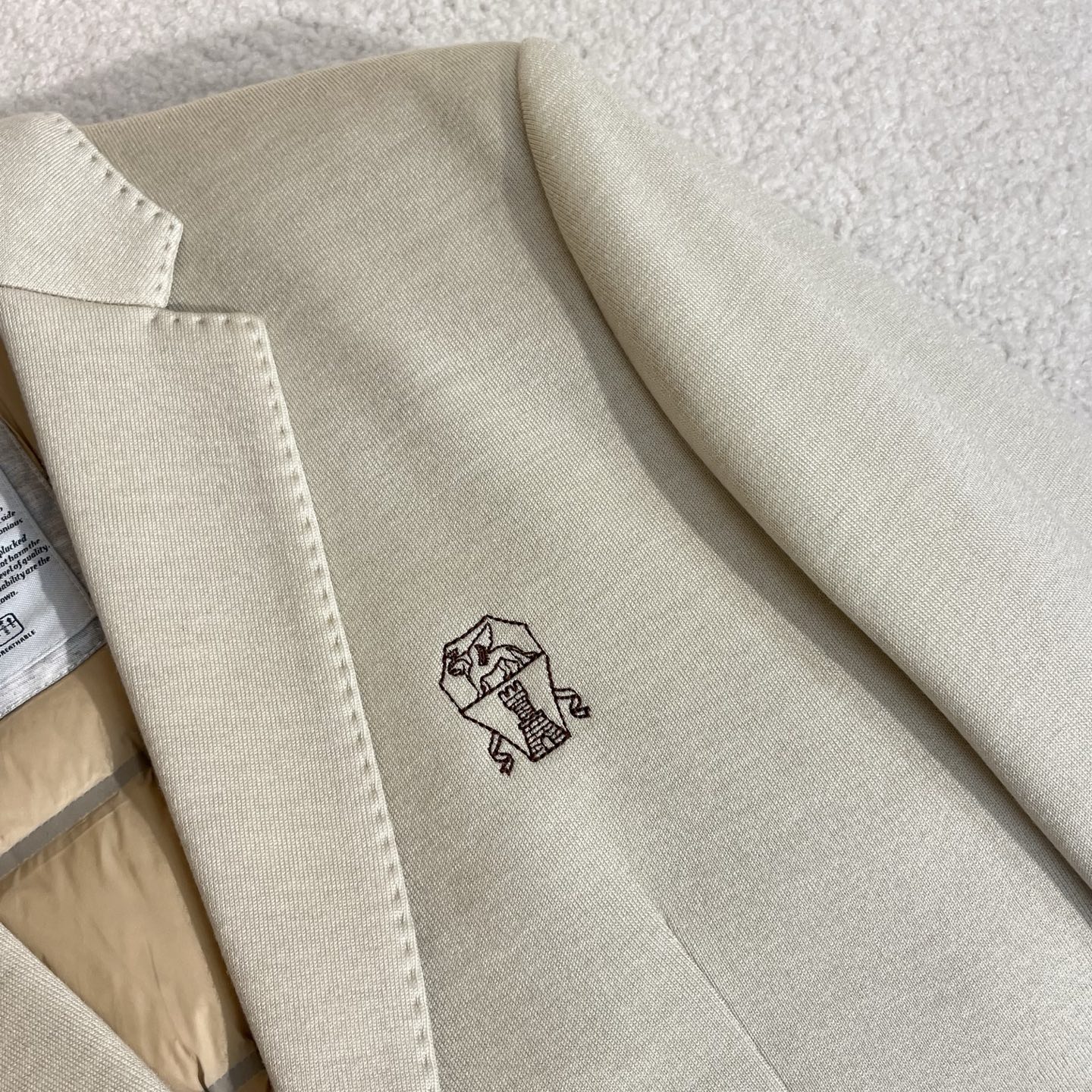 羽绒服 白色细节