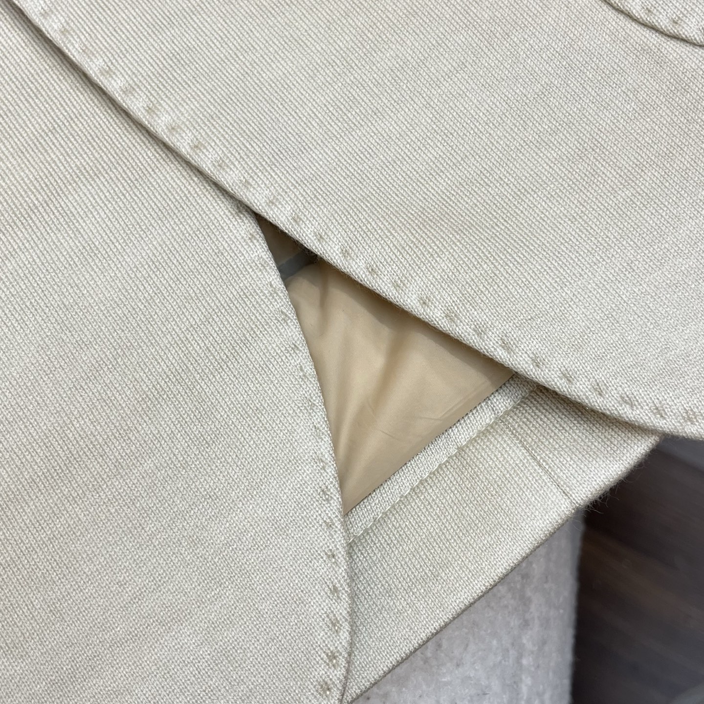 羽绒服 白色细节