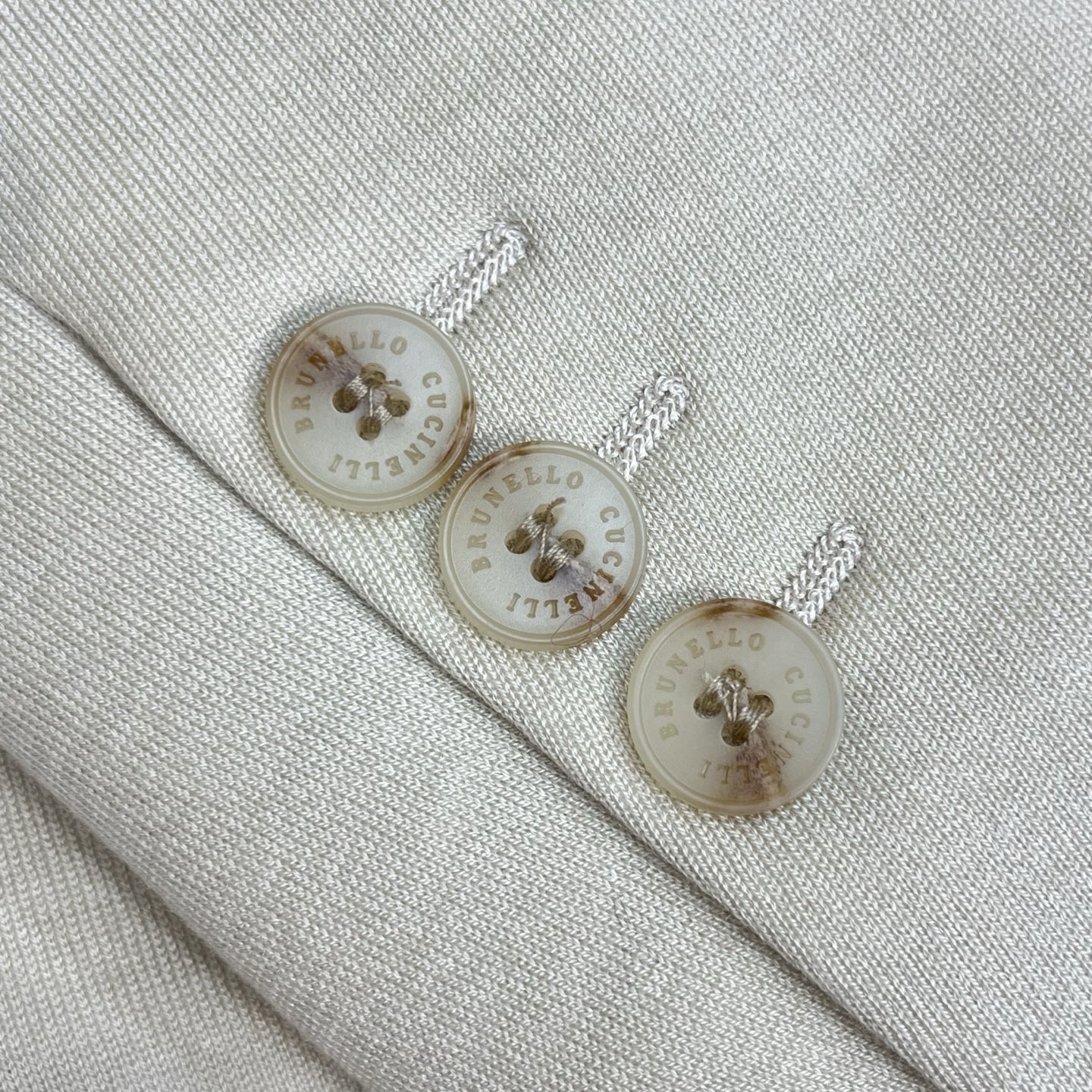 羽绒服 白色细节