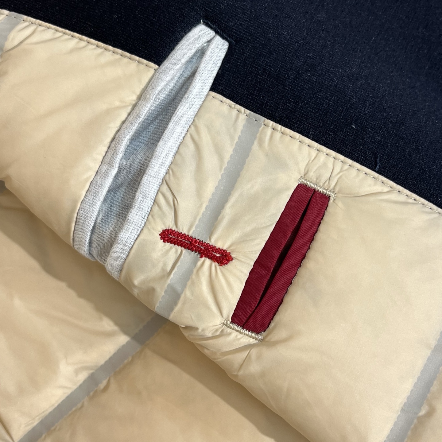 羽绒服 蓝色细节