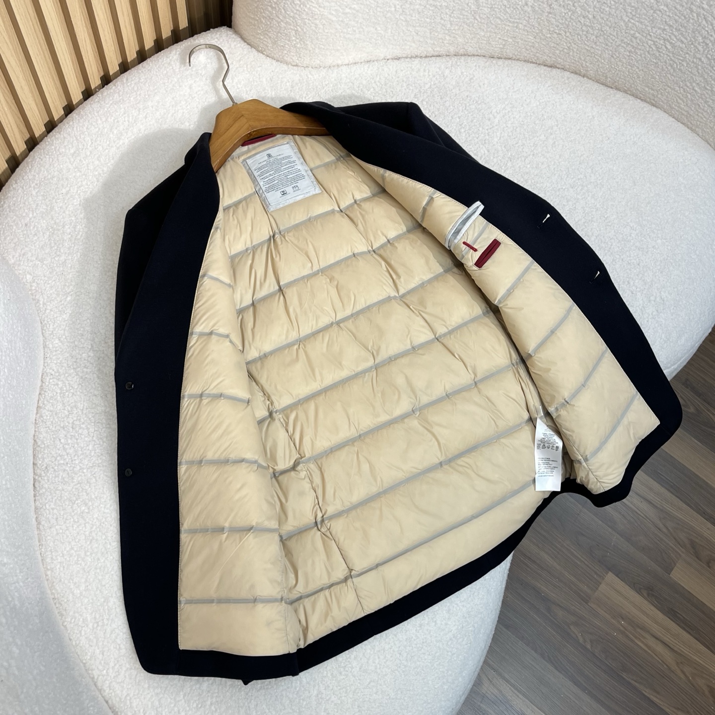 羽绒服 蓝色细节