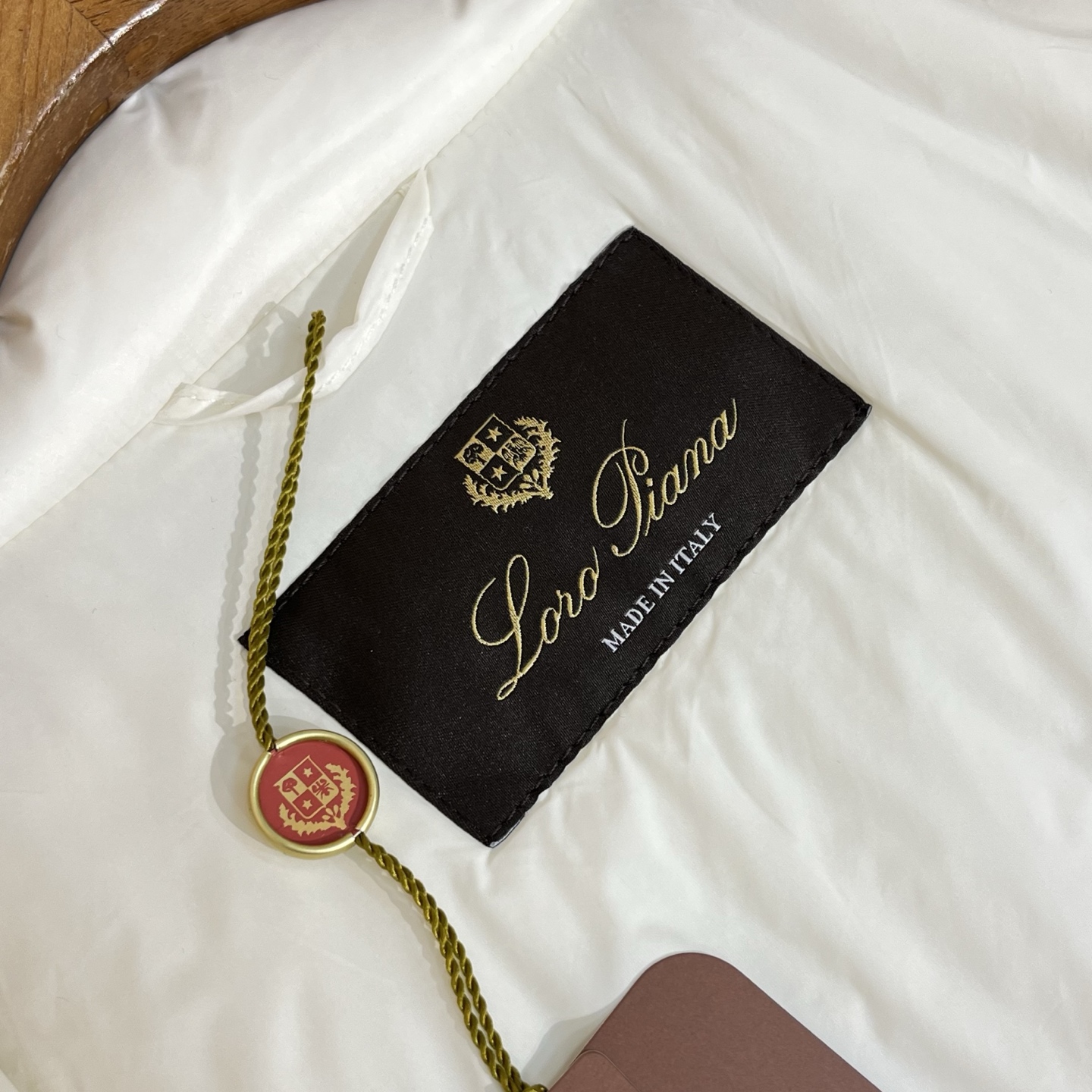 羽绒服 白色细节