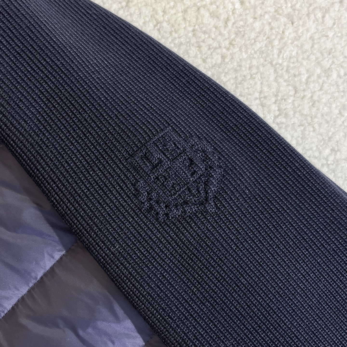 羽绒服 藏青色细节