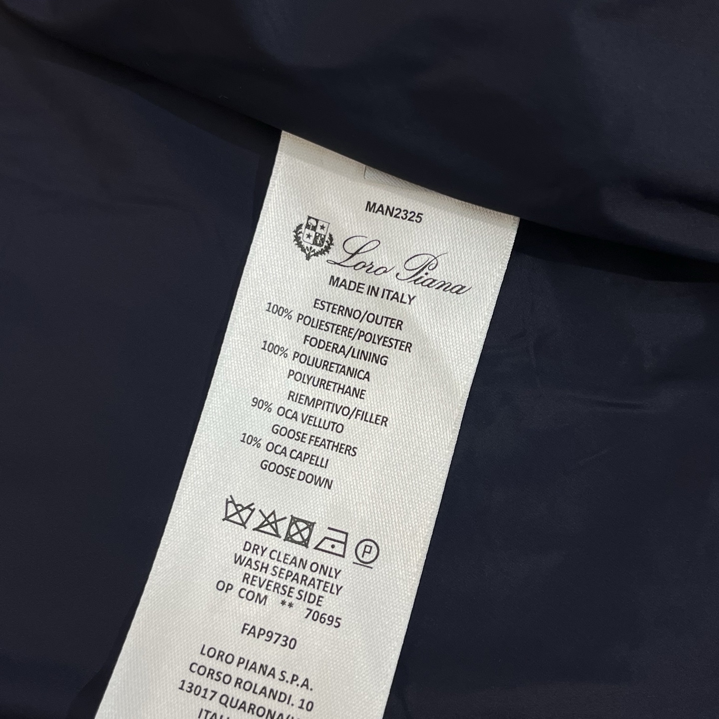 羽绒服 藏青色细节