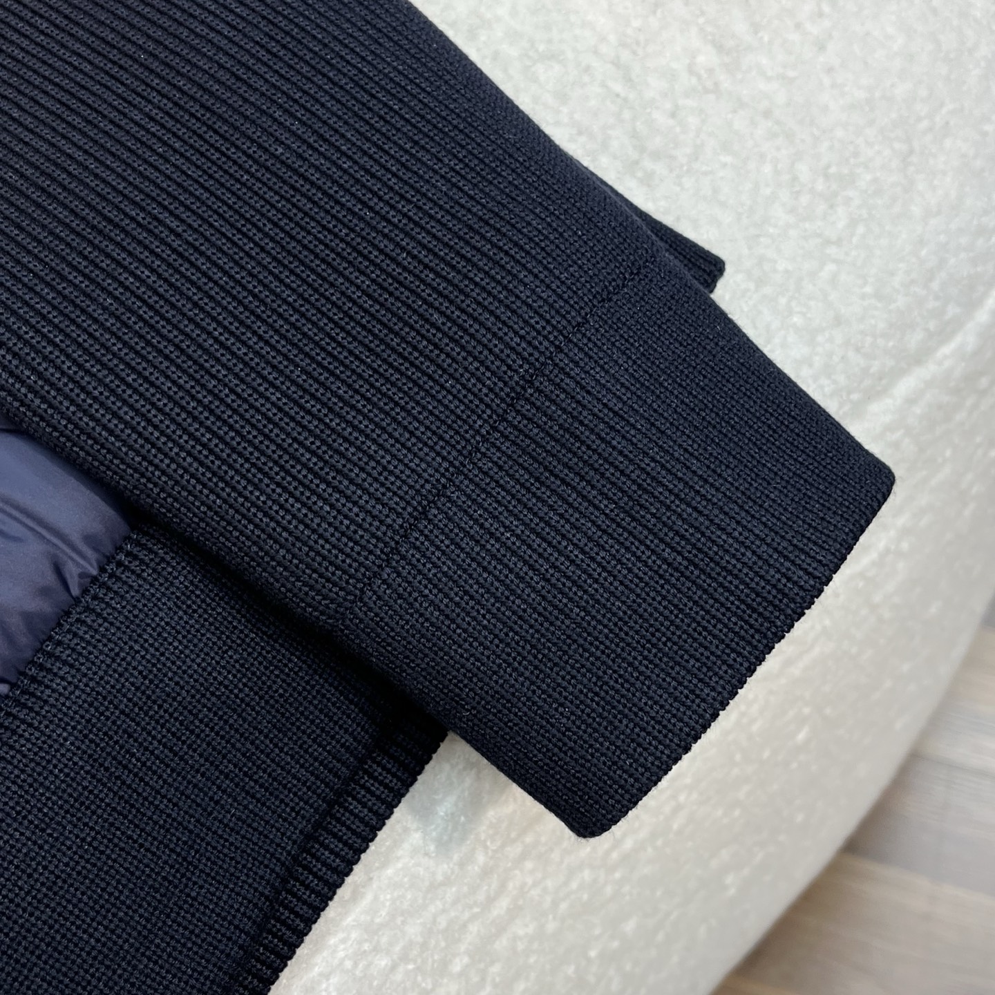 羽绒服 藏青色细节