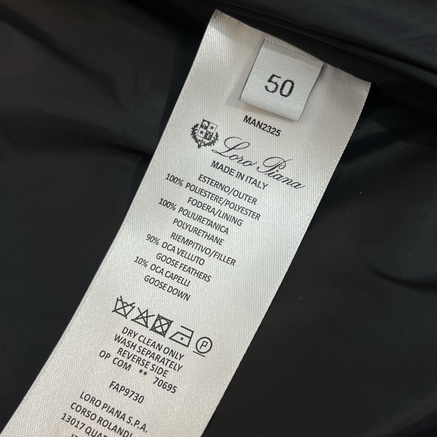 羽绒服 黑色细节