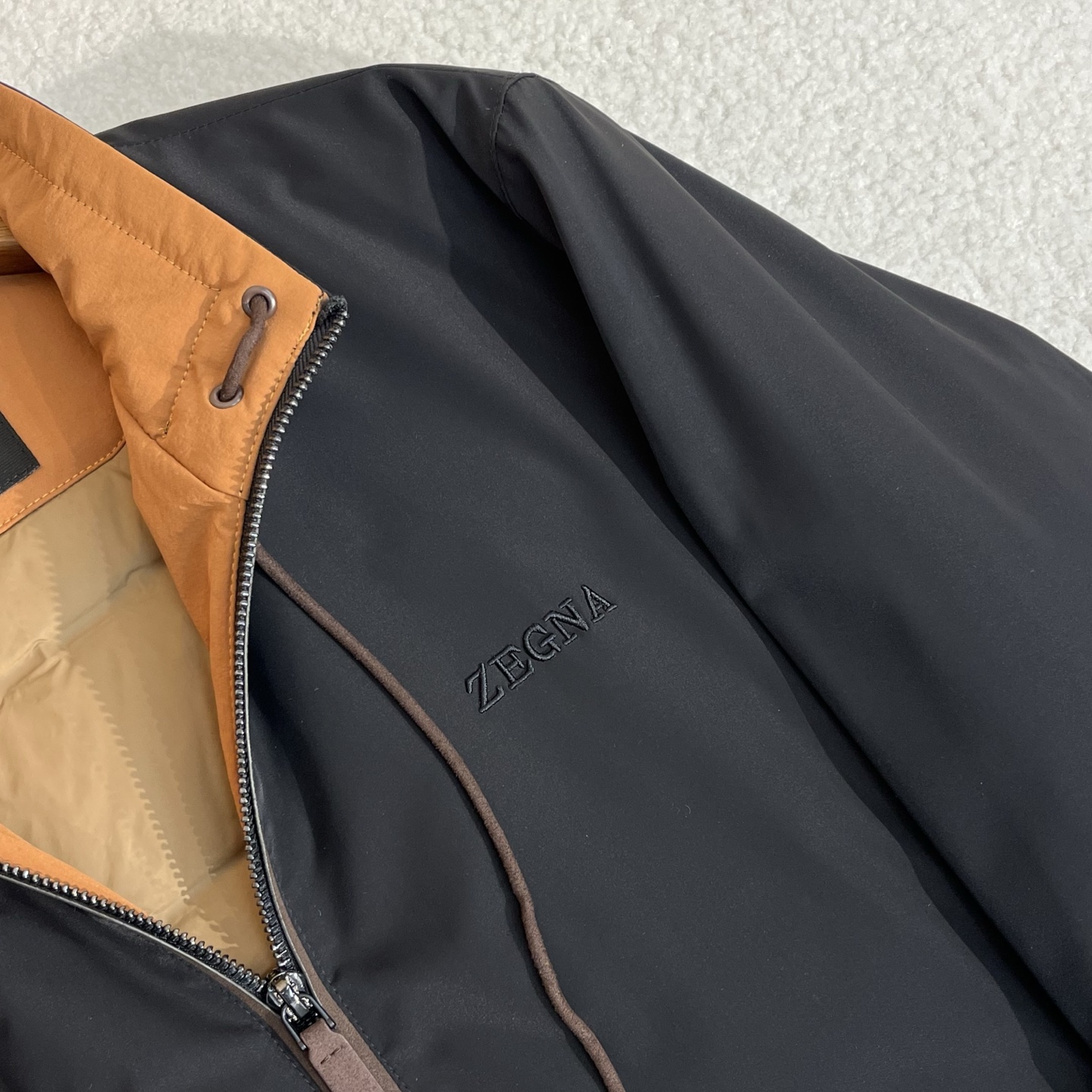 羽绒服 黑色细节