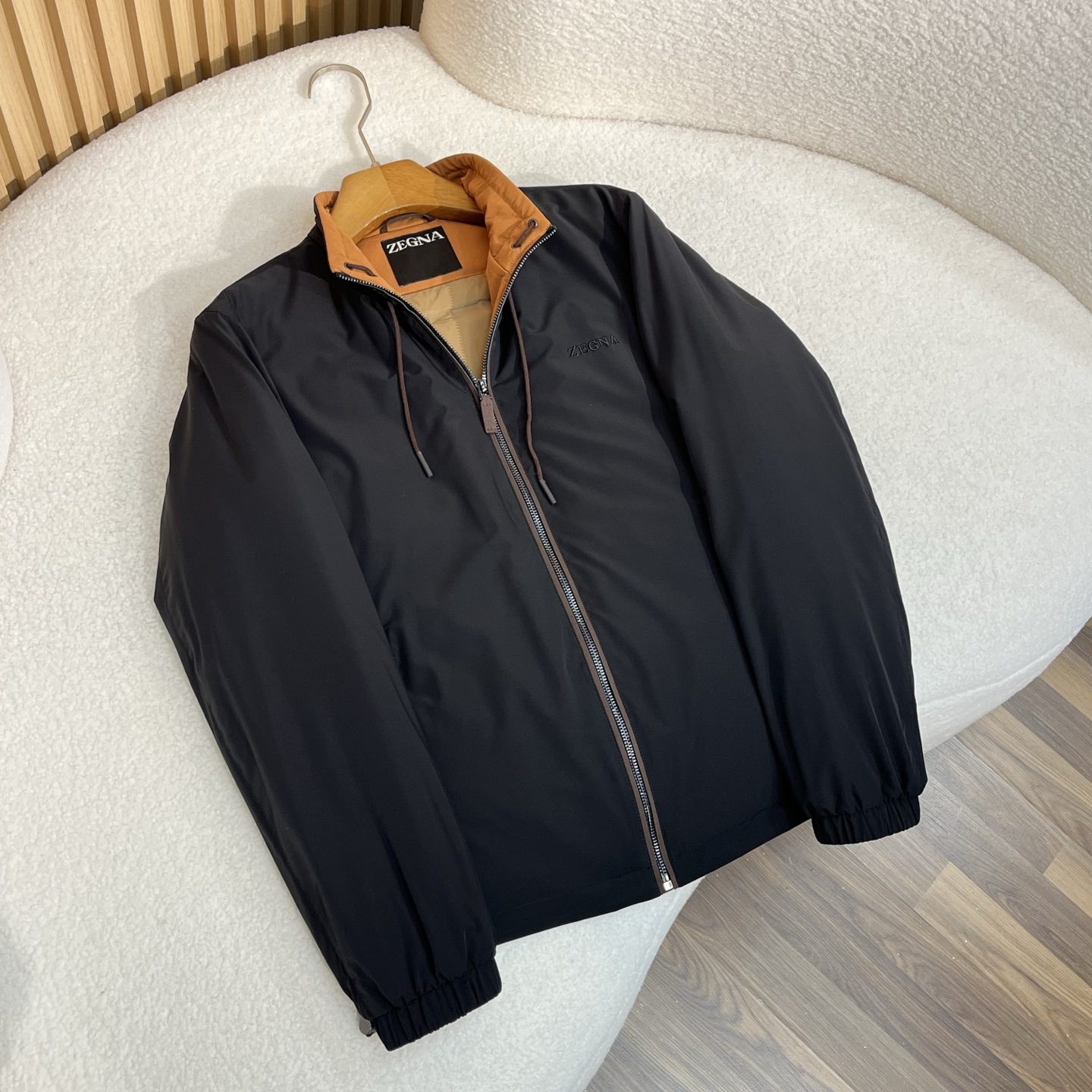 羽绒服 黑色细节