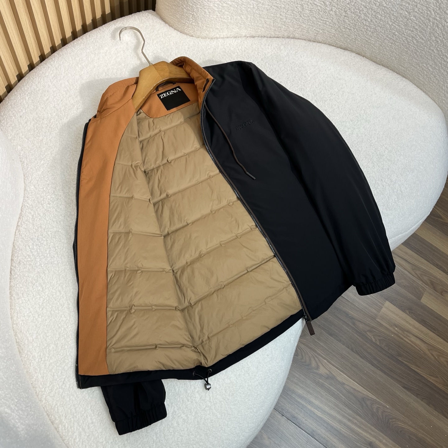 羽绒服 黑色细节