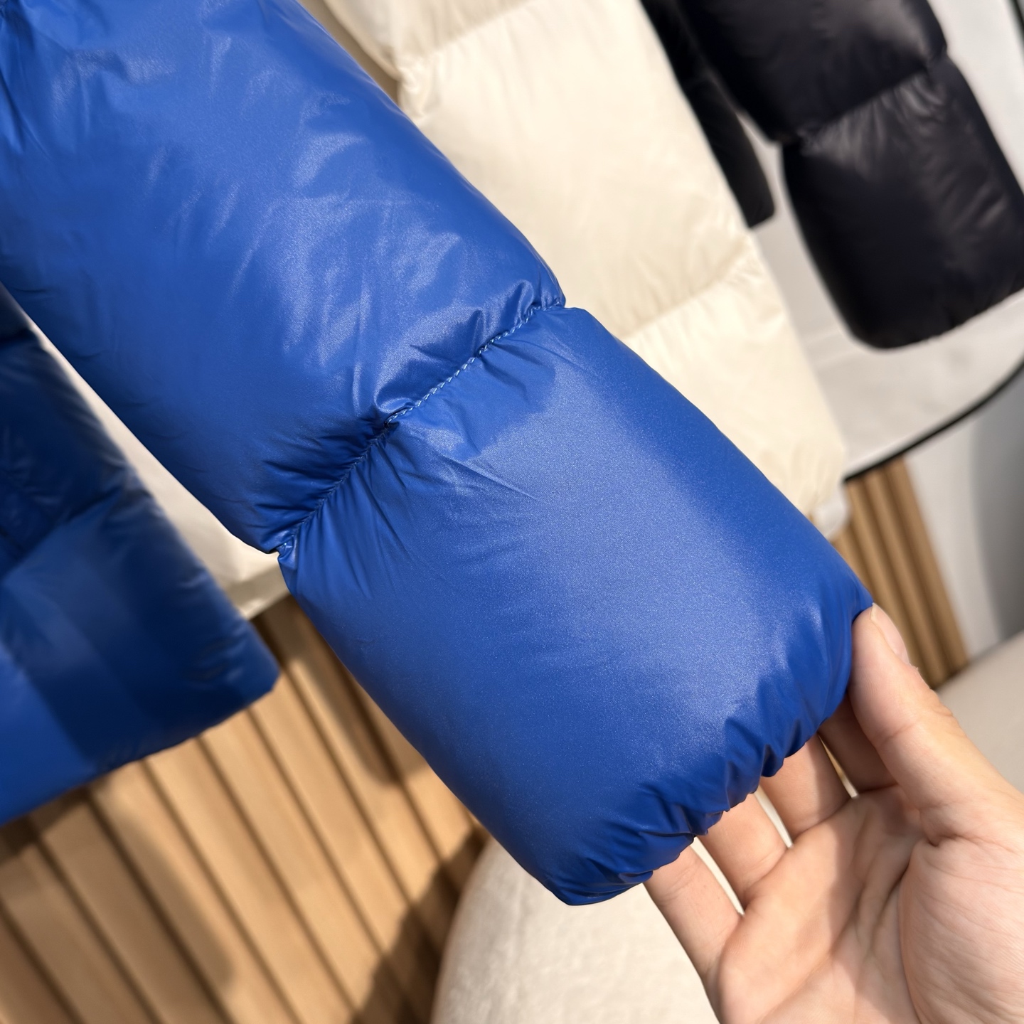 羽绒服 蒙家25秋冬男士时尚连帽羽绒服 轻奢时尚休闲风格，轻盈保暖柔软！低调系列时尚百搭，就是有型！香港