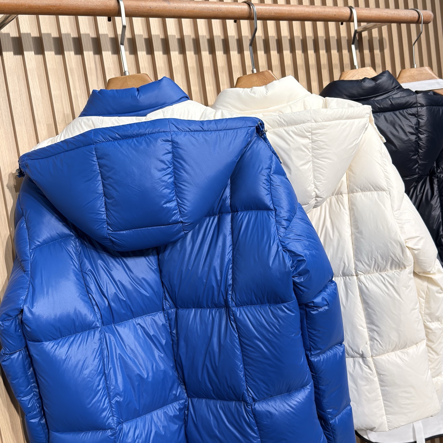 羽绒服 蒙家25秋冬男士时尚连帽羽绒服 轻奢时尚休闲风格，轻盈保暖柔软！低调系列时尚百搭，就是有型！香港