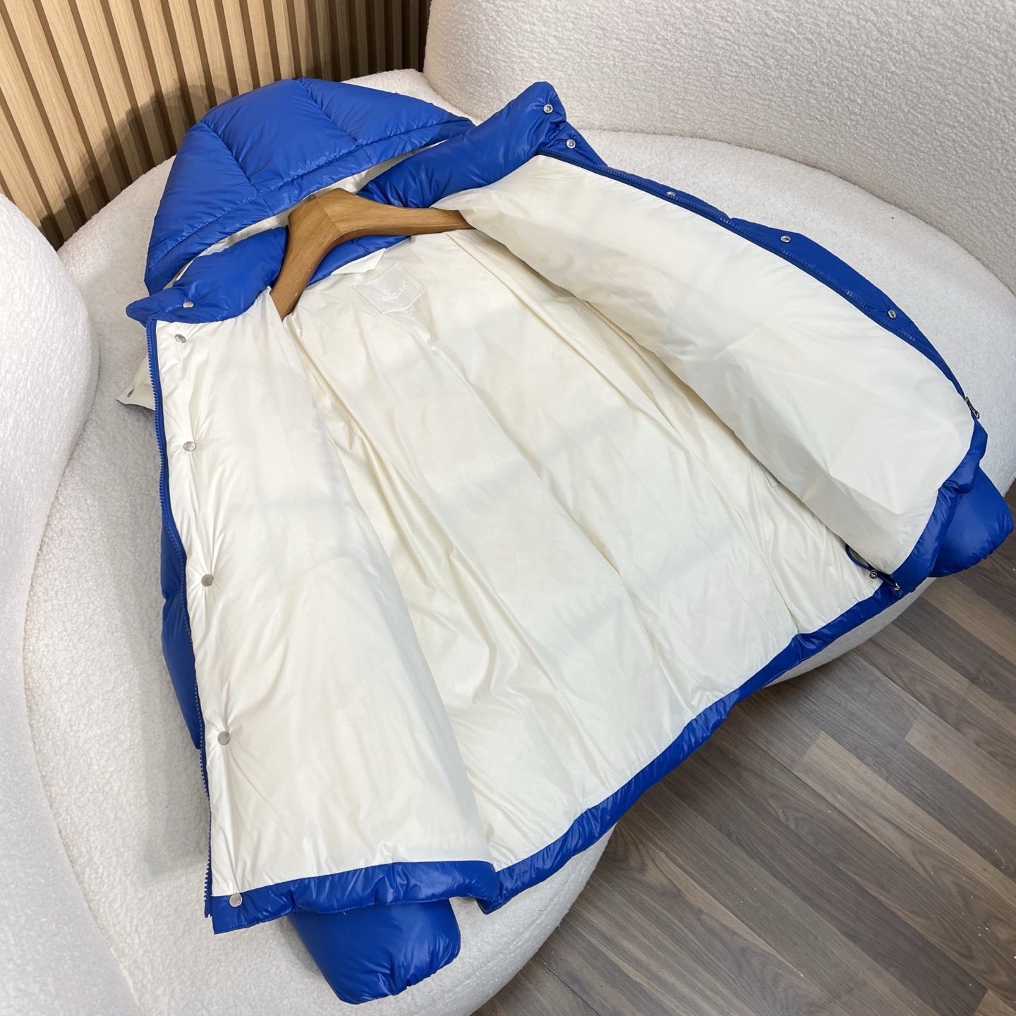 羽绒服 蓝色细节