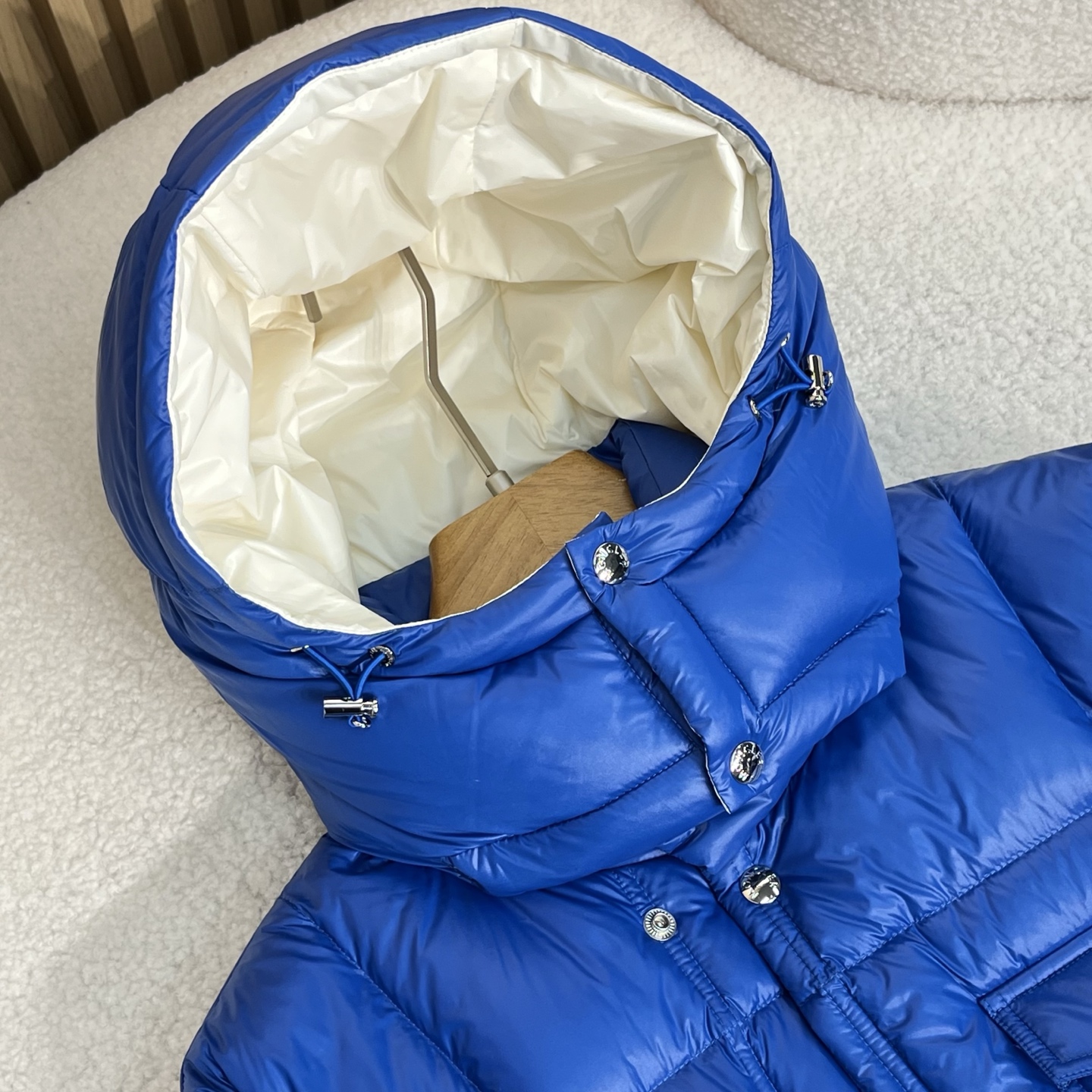 羽绒服 蓝色细节