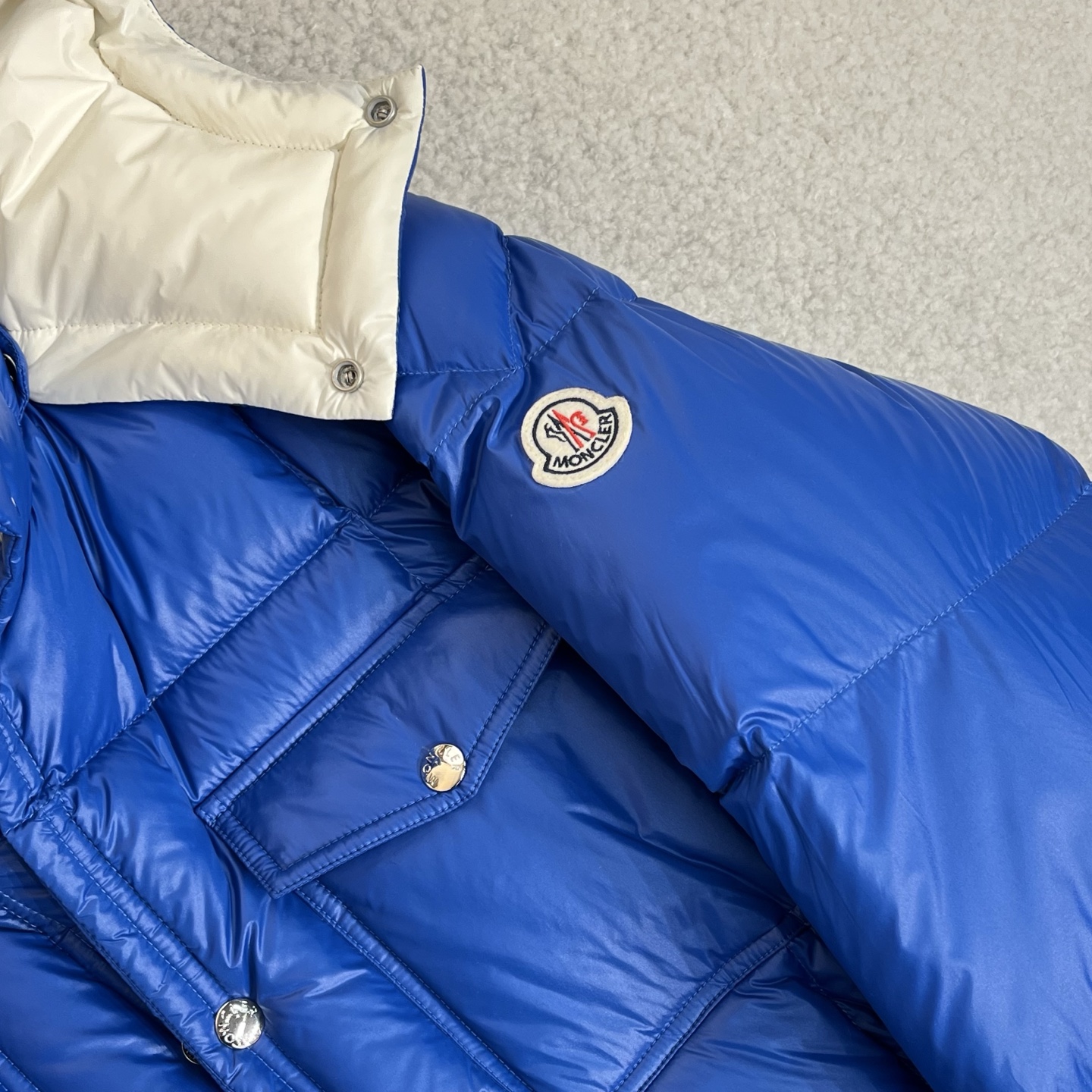 羽绒服 蓝色细节