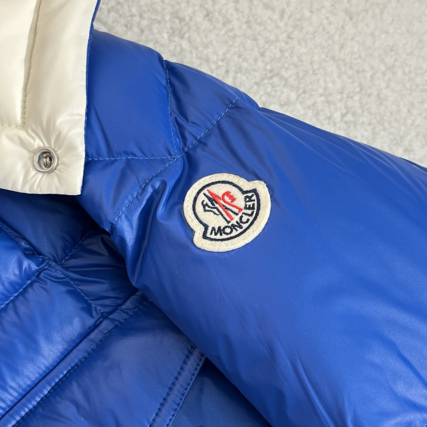 羽绒服 蓝色细节