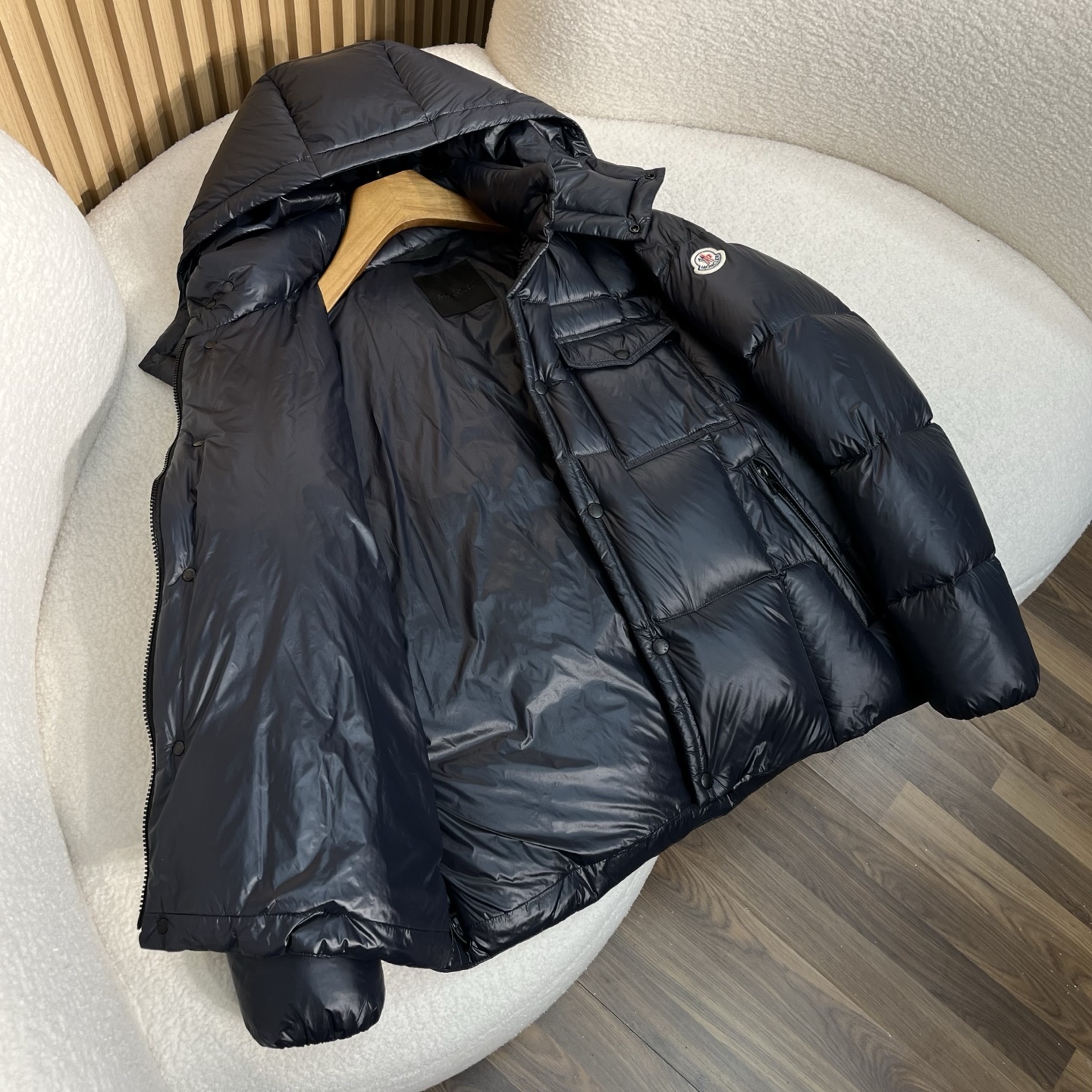 羽绒服 黑色细节