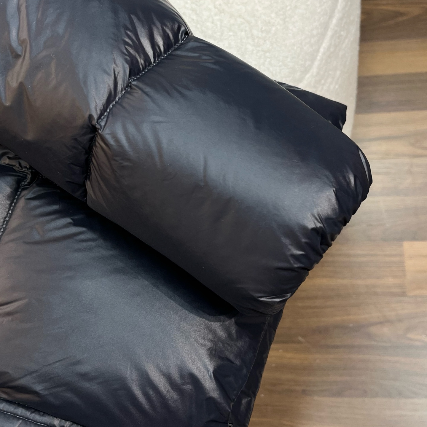 羽绒服 黑色细节