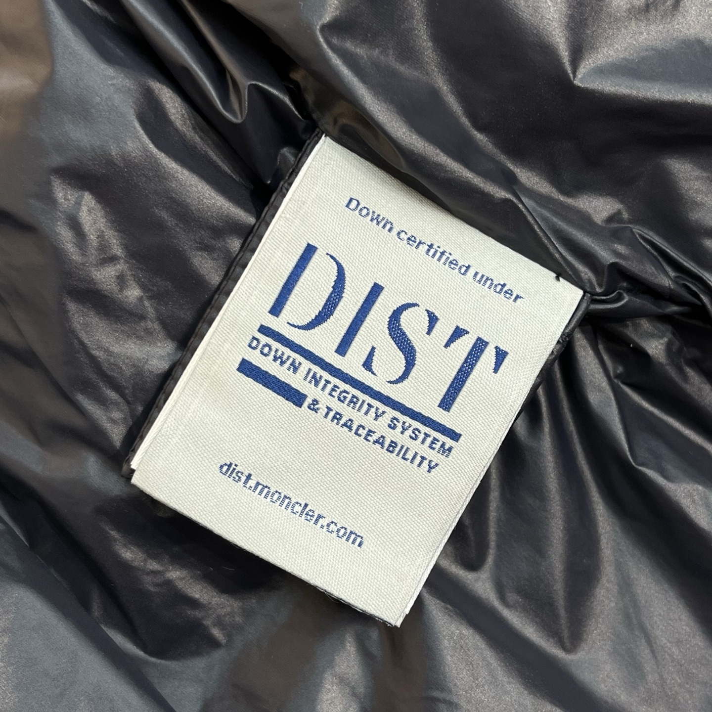 羽绒服 黑色细节