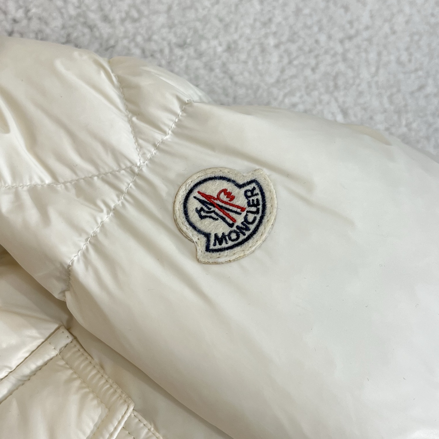 羽绒服 白色细节