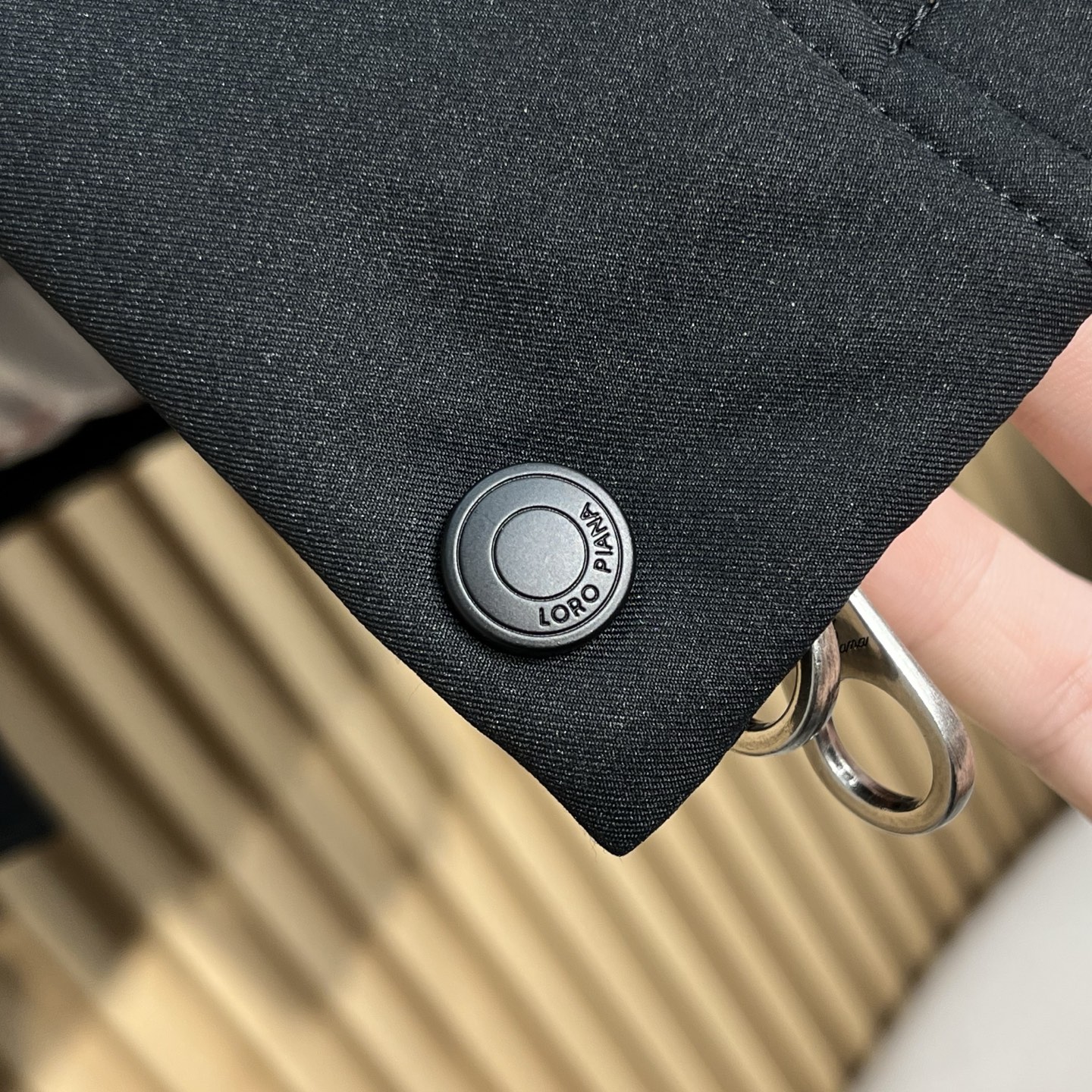 羽绒服 lP🆕 诺优家秋冬新款简约时尚百搭羽绒服这款羽绒服采用高品质面料加上90%鸭绒填充，保暖轻盈不压