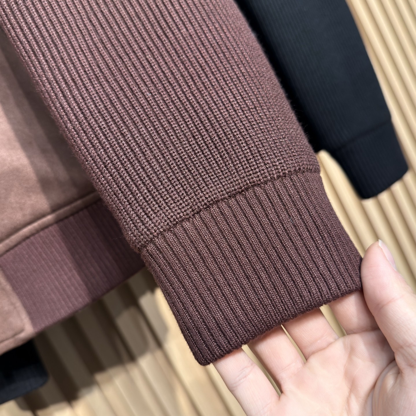 羽绒服 贸易公司洋行货，高级心水之物，ZEGN*麂皮针织拼接系列羽绒服，正面大身采用优质麂皮混纺面料，手