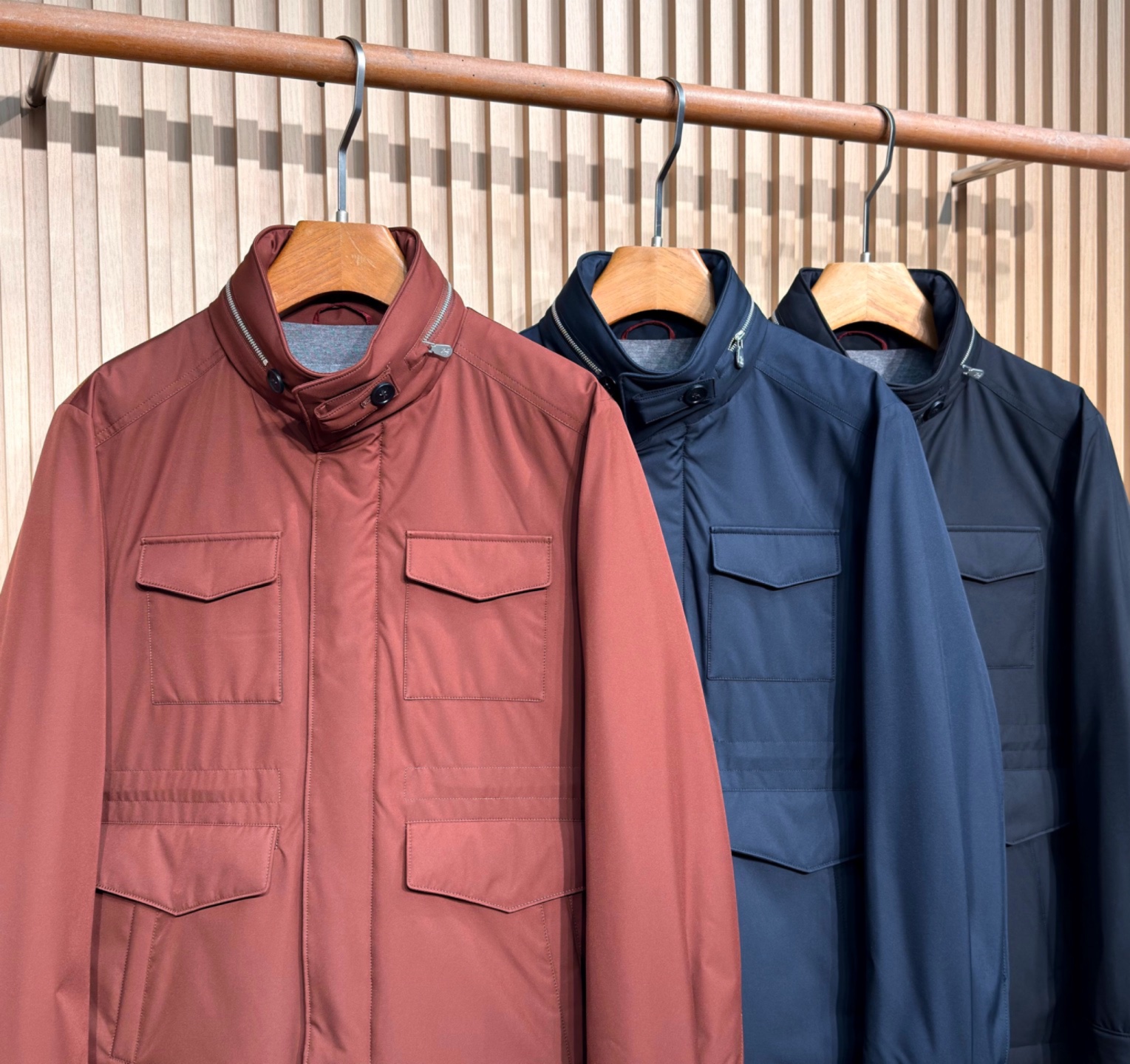 羽绒服 BC25秋冬新款设计薄款狩猎羽绒外套，这款精心甄选高品质面料，赋予这款无衬里猎装羊绒夹克出色的功