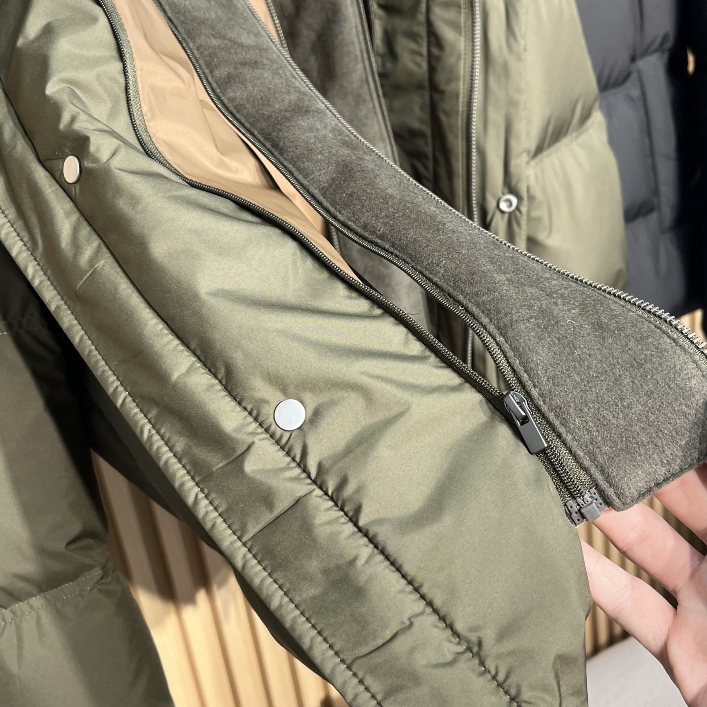 羽绒服 Ez25FW秋冬新款密织尼龙防水拉链羽绒夹克,男士双层领双门襟设计时尚假两件羽绒服外套!贸易公司渠道稀出,同步 羽绒服 Ez25FW秋冬新款密织尼龙防水拉链羽绒夹克,男士双层领双门襟设计时尚假两件羽绒服外套!贸易公司渠道稀出,同步