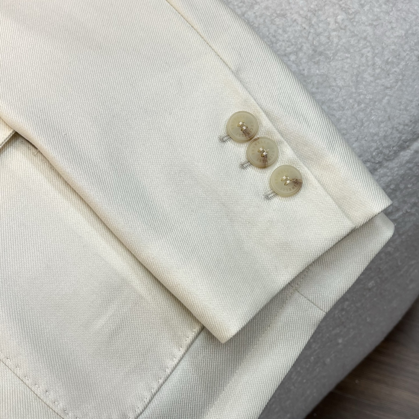 白色细节