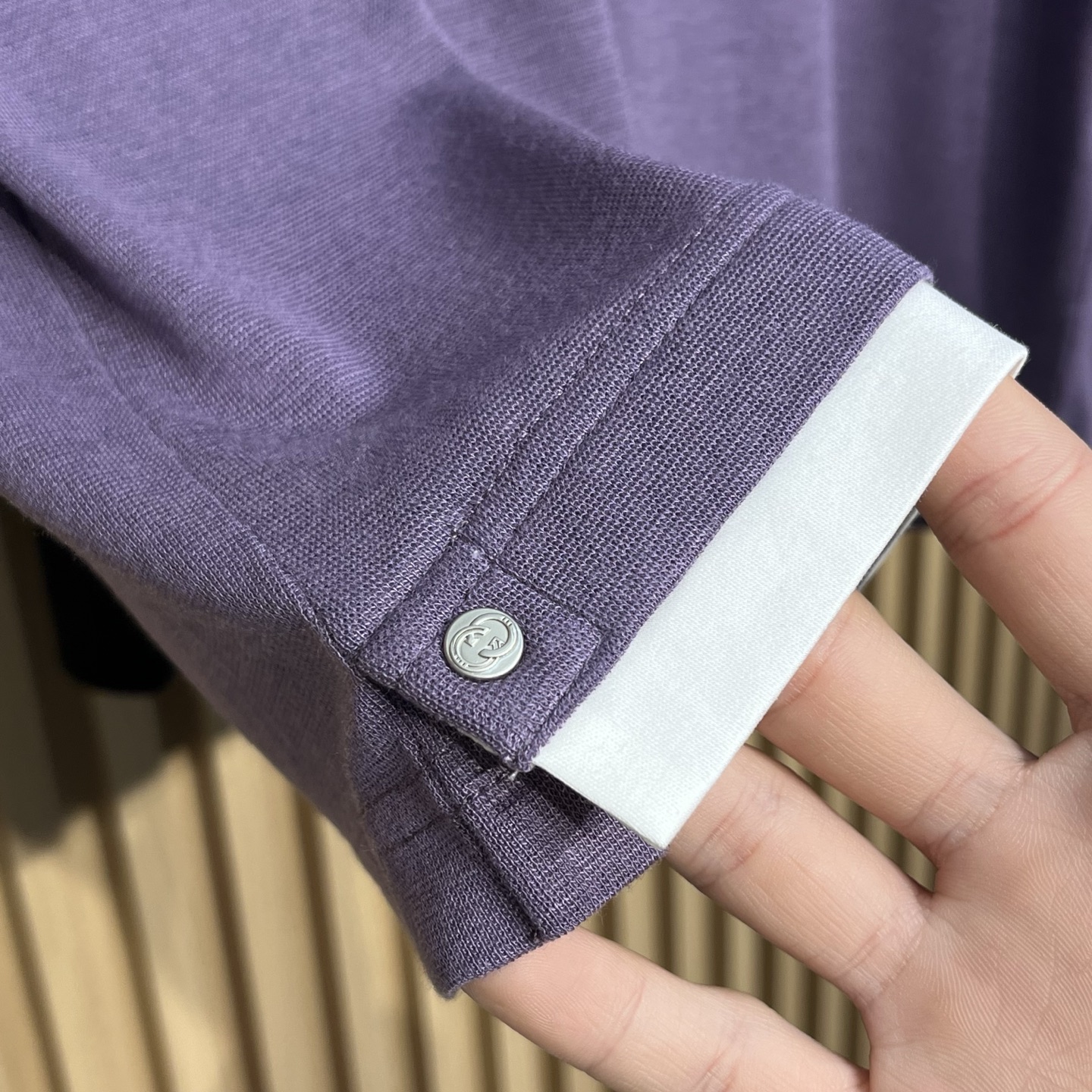 Loro Piana 诺悠翩雅 针织假两件短袖，意大利工艺镌刻的优雅时尚，优质的材质是时尚的基石。这款P