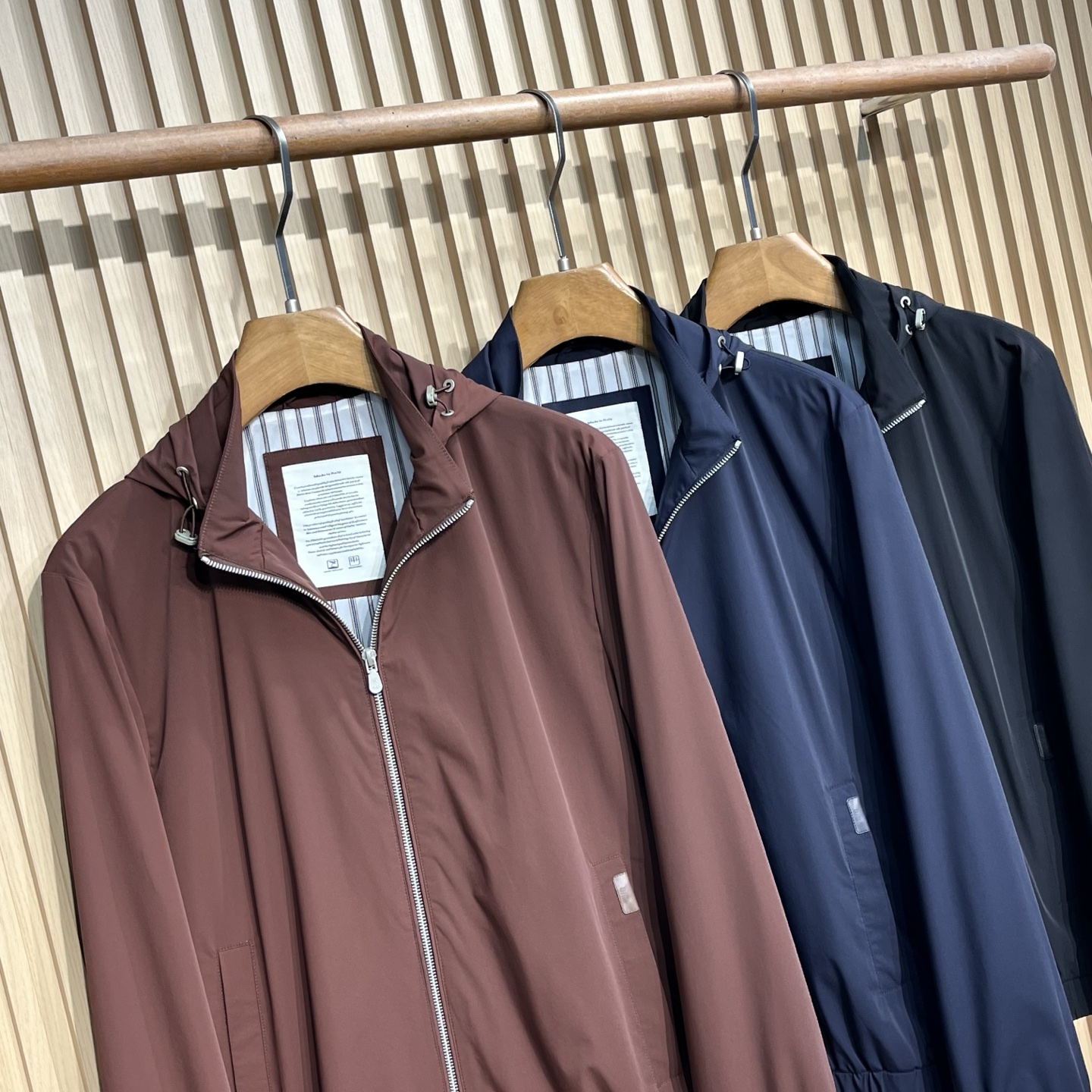 🆕BC 26526早春休闲系列，最新时尚连帽夹克外套.连帽收纳，胸前logo刺绣，处处细节显工艺足够的高