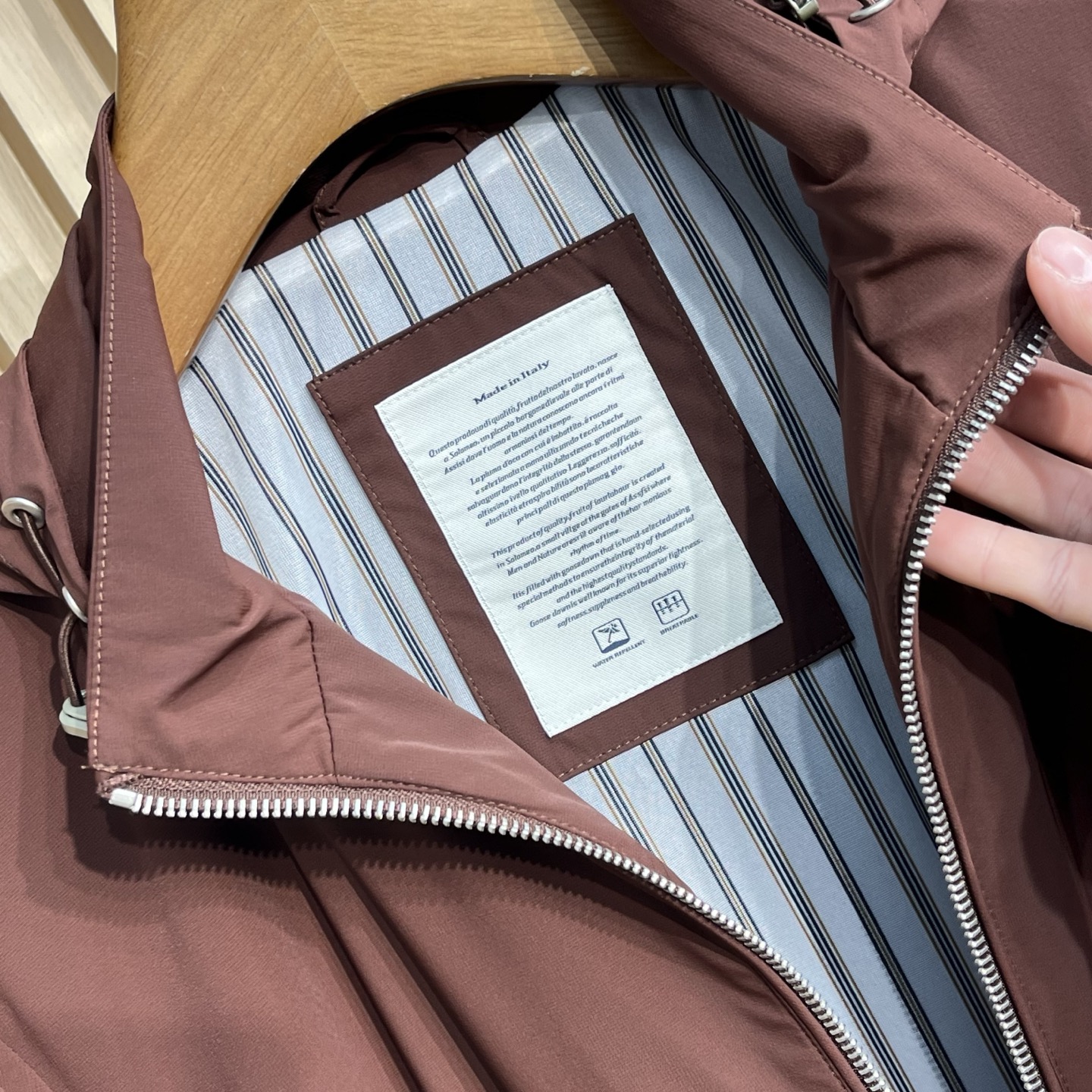 🆕BC 26526早春休闲系列，最新时尚连帽夹克外套.连帽收纳，胸前logo刺绣，处处细节显工艺足够的高