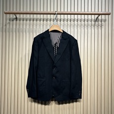 Loro Piana新款系列男士轻奢亚麻绅士西服!都市时尚休闲修身合体的版型两粒扣西服!整件西服清新优雅,男士奢潮穿搭, Loro Piana新款系列男士轻奢亚麻绅士西服!都市时尚休闲修身合体的版型两粒扣西服!整件西服清新优雅,男士奢潮穿搭,