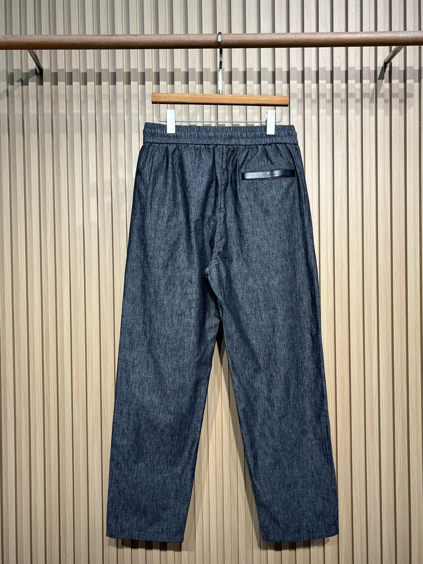 loro Piana76SS春夏新款进口亚麻棉质混纺抽绳休闲裤，男士经典徽标刺绣时尚直筒休闲长裤！贸易公