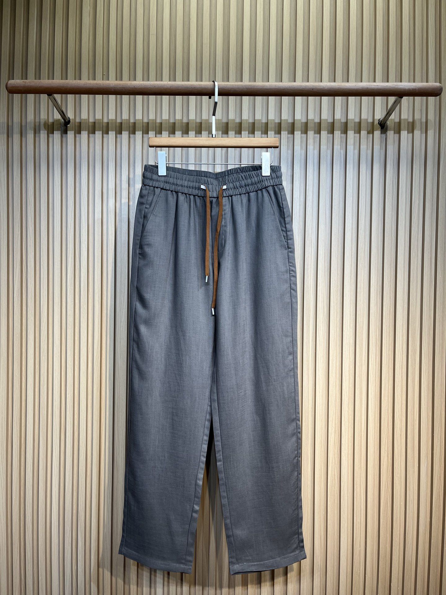 🔥🔥🔥 Loro Piana 独家新款 2026早春新款新品 亚麻长裤休闲商务小直筒休闲西裤，专柜主推款